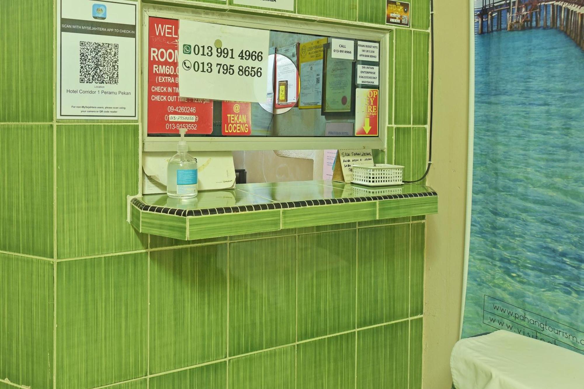 Spot On 90144 Corridor Hotel 1 Pekan Ngoại thất bức ảnh